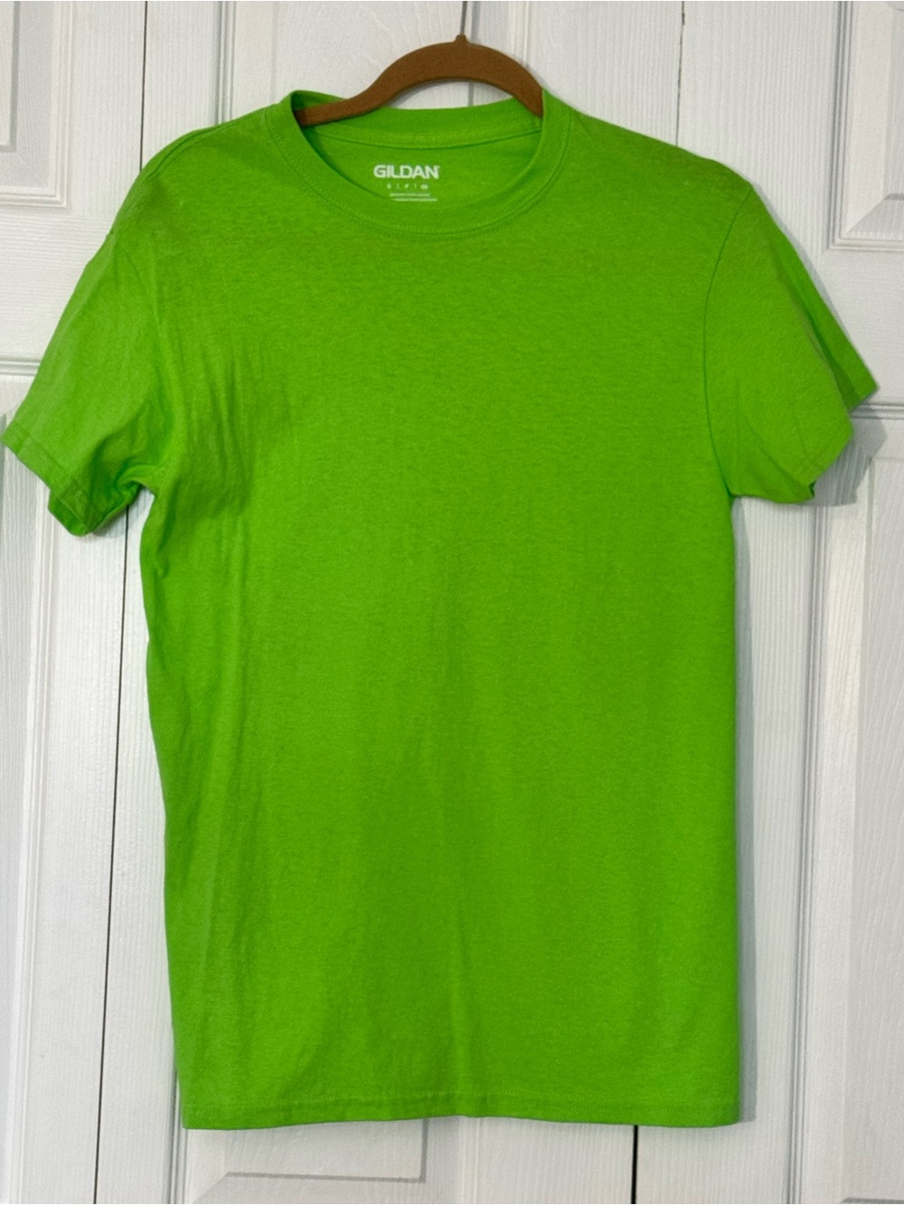 Gildan lime green cotton t-shirt size small